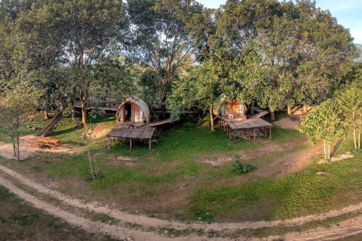 Dormir dans un camping insolite en Dordogne : cabanes, bulles et nuits perchées